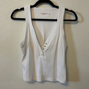 ABERCROMBIE & FITCH essential henley tank. Size medium.